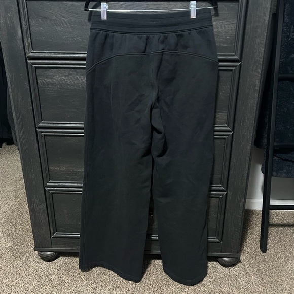 Lululemon Scuba Wide-Leg Pants - Picture 2 of 4